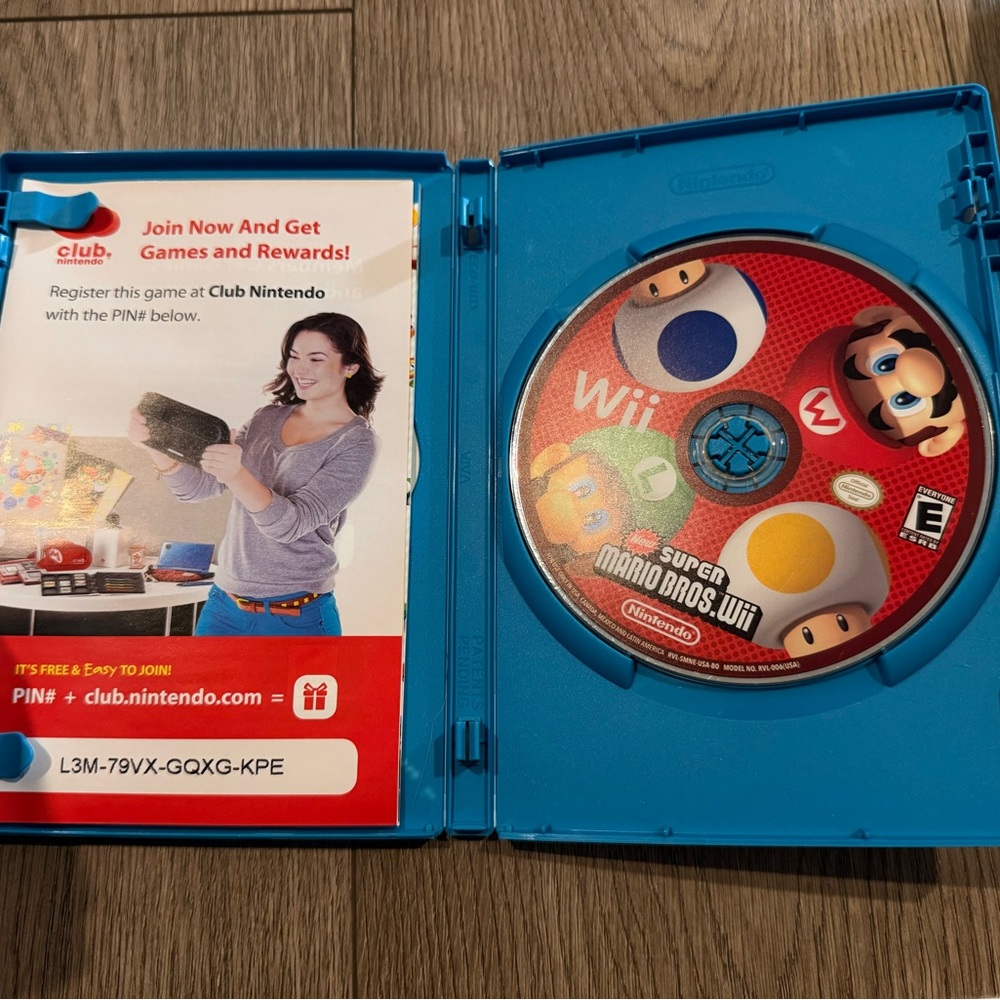 New Super Mario Bros. Wii (Inside Wii U Case)
